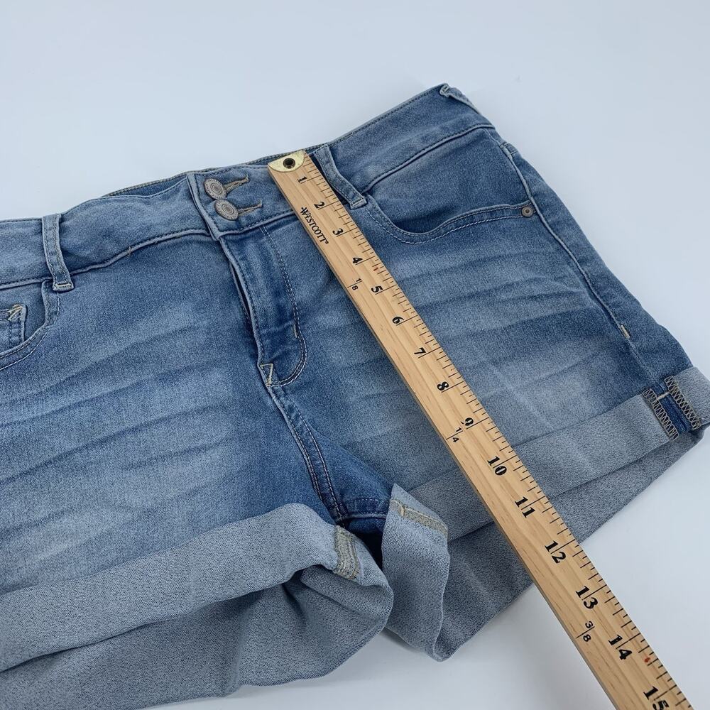 Wallflower The Ultra Fit Rolled Cuffed Jean Short 11 Womens Light Wash Denim - Picture 6 of 6